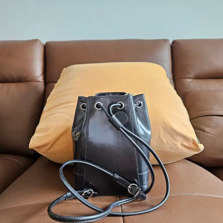 [BUNJANG] Salvatore Ferragamo Patent Bucket Bag / 페라가모 페이던트 버킷백