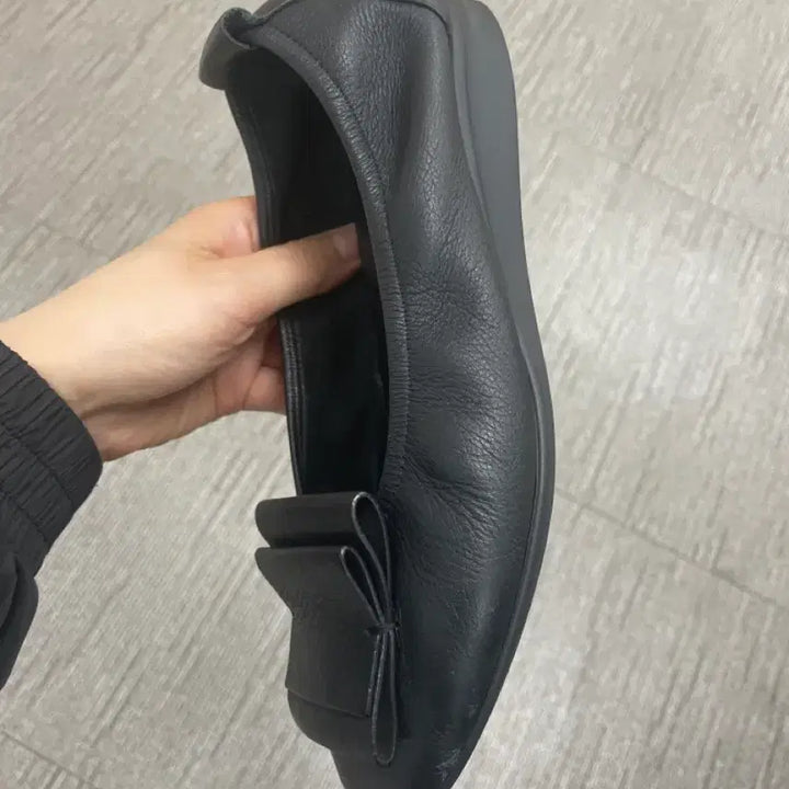 [SOLD OUT] 가이거 플랫 슈즈 235 블랙