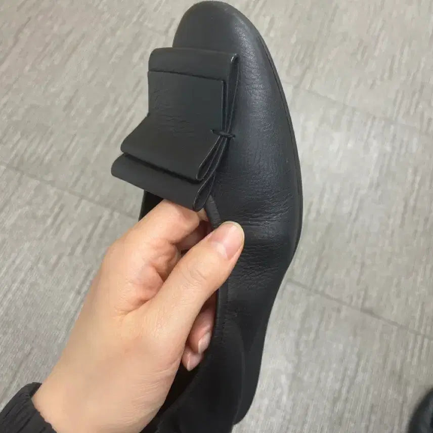 [SOLD OUT] 가이거 플랫 슈즈 235 블랙