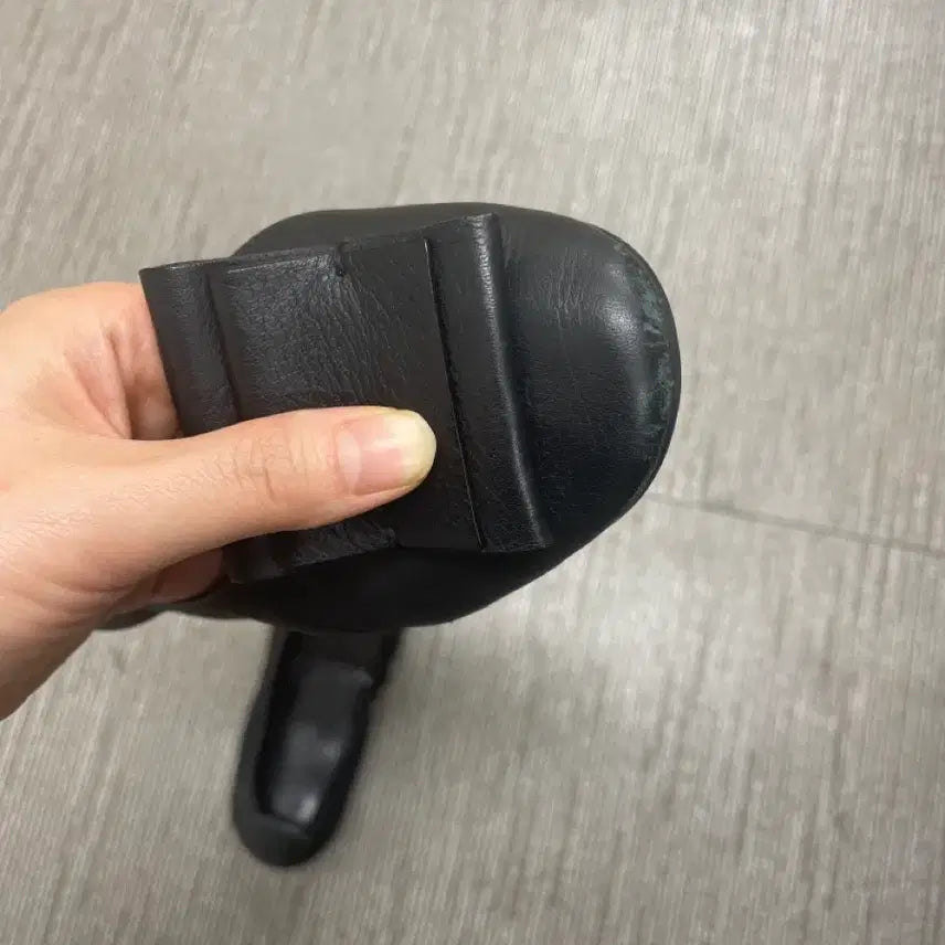 [SOLD OUT] 가이거 플랫 슈즈 235 블랙