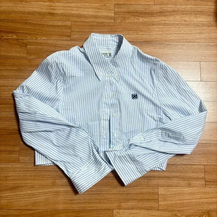 [BUNJANG] SATUR Stripe Crop Shirt (M) / SATUR 세터 스트라이프 크롭 셔츠 (m)