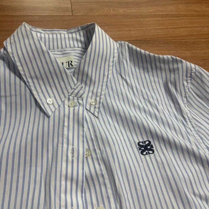 [BUNJANG] SATUR Stripe Crop Shirt (M) / SATUR 세터 스트라이프 크롭 셔츠 (m)