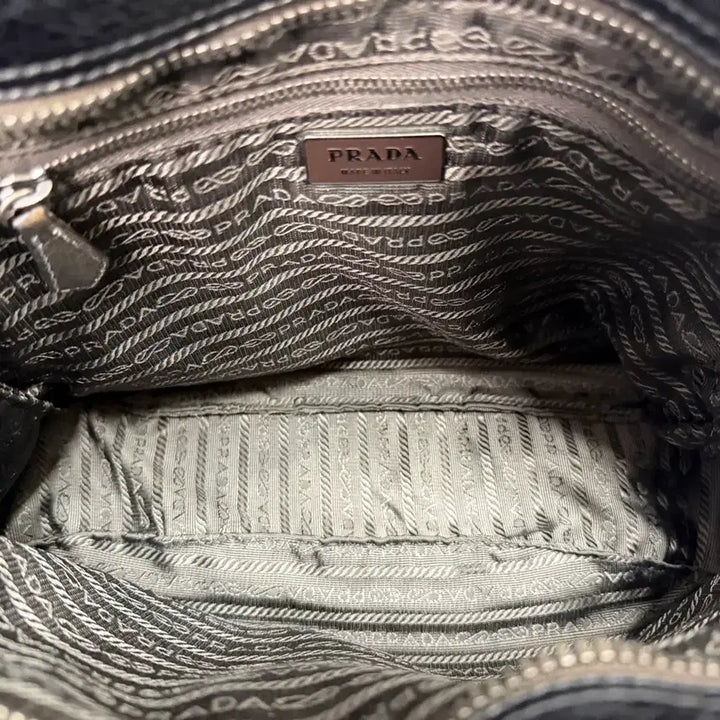 [BUNJANG] Prada Leather Shoulder Bag / 프라다 레더 숄더백