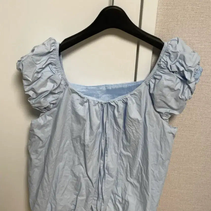 [BUNJANG] Shirring Crop Blouse - Sky Blue / 셔링 크롭 블라우스 하늘색