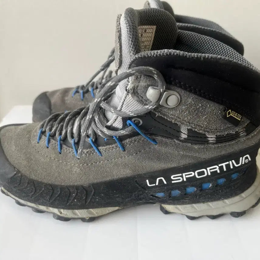 [BUNJANG] La Sportiva GORE-TEX Hiking Boots / 라스포르티바 고어텍스 등산화 235