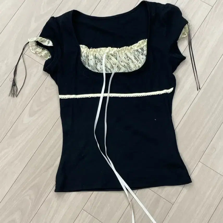 [BUNJANG] Lace Detail Black Short Sleeve T-Shirt / 레이스 블랙 반팔티