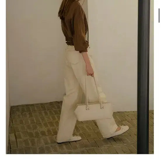 [BUNJANG] TILLIADIES Slim Baguette Bag Ivory / 틸아이다이슬림 바게트백 아이보리