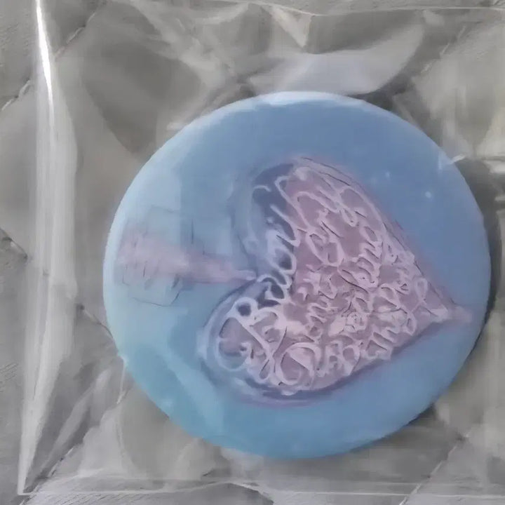 [BUNJANG] Cosmosy Workshop Pin Button with Handwritten Message / 코스모시 cosmosy 공방 핀버튼 친필 메시지 양도합니다