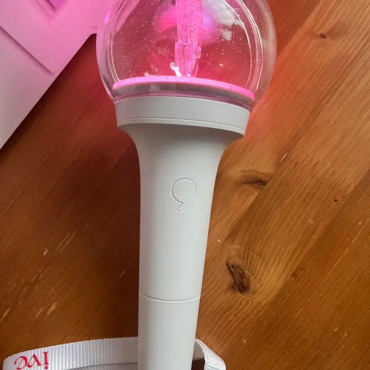 [BUNJANG] IVE Official Light Stick (Ver. 1) / 아이브 응원봉 구버전