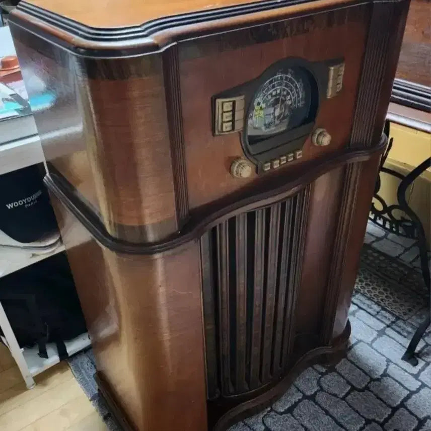 [BUNJANG] Zenith Tube Radio Floor Console / 빈티지 1930~1940년대 Zenith Tube Radio 플로어 콘솔