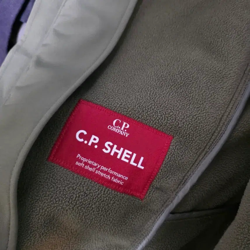 [BUNJANG] C.P. Company Soft Shell Hooded Jacket / CP컴퍼니 후드 소프트쉘 자켓 카키 46(95~슬림100)