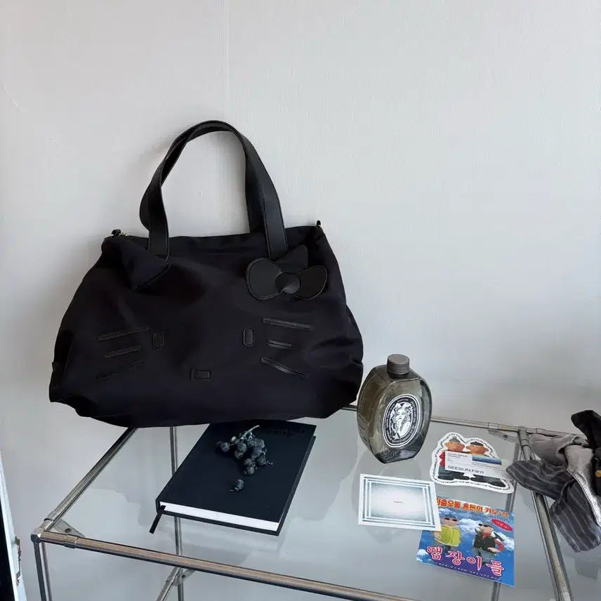 [BUNJANG] Hello Kitty Large Tote Bag Shoulder Crossbody Bag / 헬로키티 빅백 가방 여행용 가방 대학생 가방 숄더백 크로스백