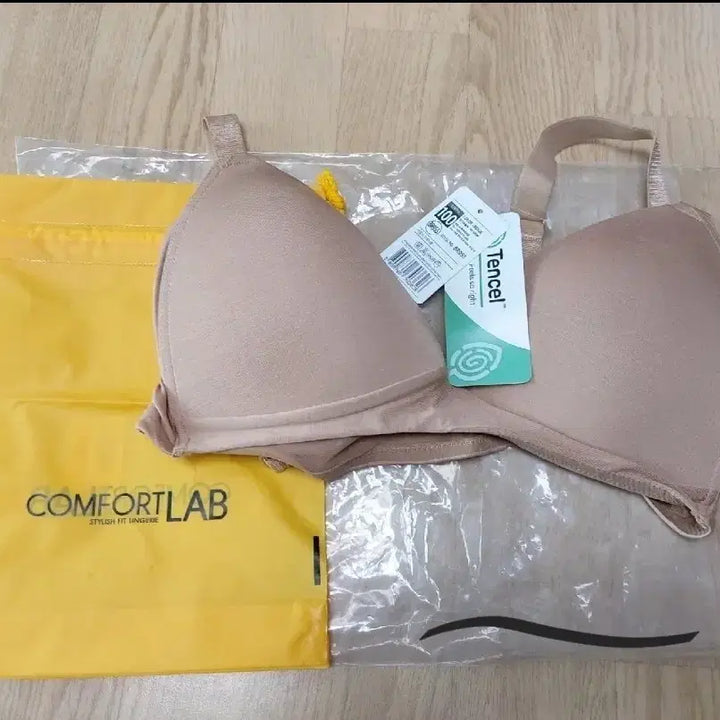[BUNJANG] Comfort Lab BR955 Beige Bra (Size 100) / 컴포트랩 BR955 브라 100 베이지 (새상품)