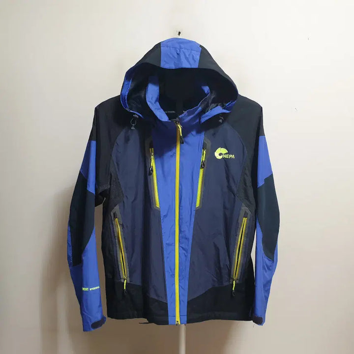 [BUNJANG] Nepa Hooded Windbreaker Jumper Size 100 / 네파 후드바람막이점퍼/100