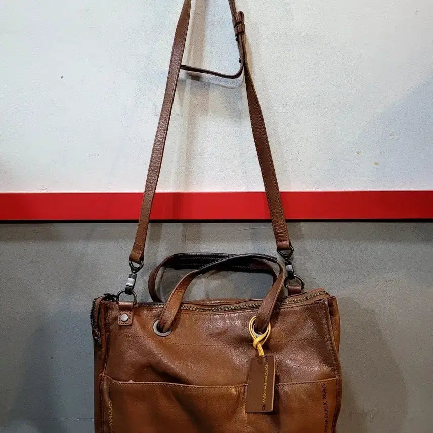 [BUNJANG] Mandarina Duck Genuine Leather Crossbody Bag / 정품 만다리나덕 가죽 크로스백