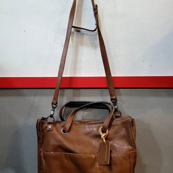 [BUNJANG] Mandarina Duck Genuine Leather Crossbody Bag / 정품 만다리나덕 가죽 크로스백