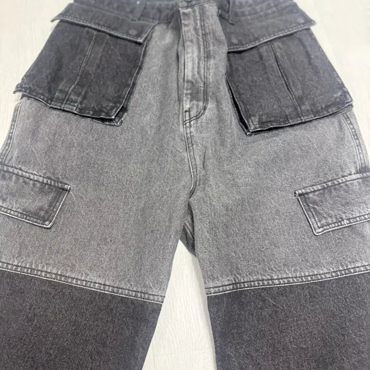[BUNJANG] Juun.J Black Washed Patchwork Cargo Denim Pants / 준지 블랙 워싱 패치워크 카고 데님 팬츠