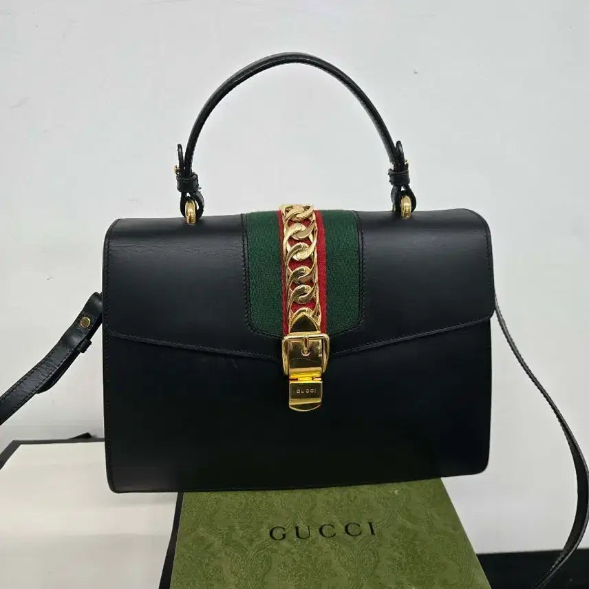 [BUNJANG] Gucci Medium Sylvie Top Handle Bag / [보증서 정품] 구찌 미디엄 탑핸들 실비백