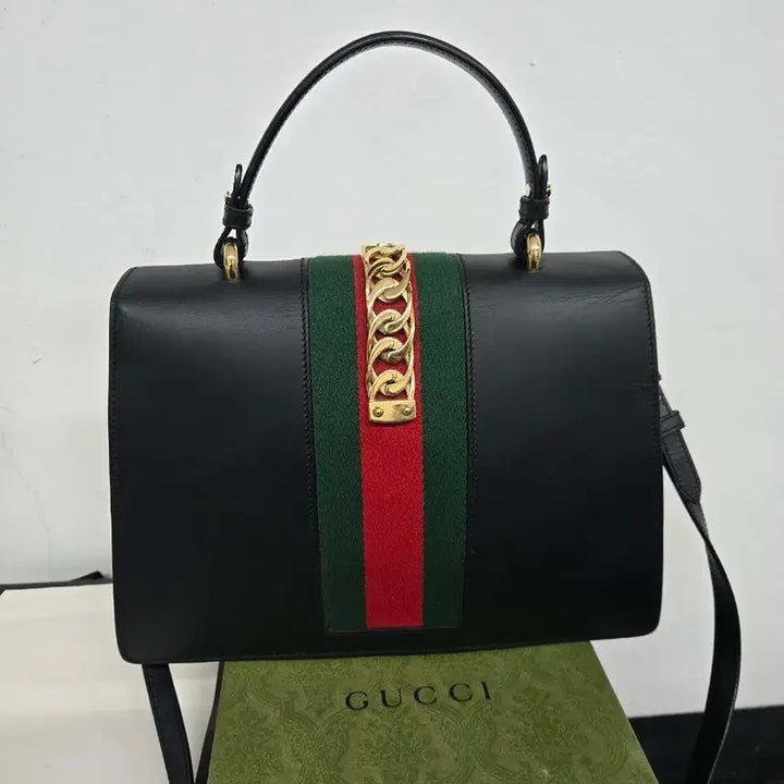 [BUNJANG] Gucci Medium Sylvie Top Handle Bag / [보증서 정품] 구찌 미디엄 탑핸들 실비백