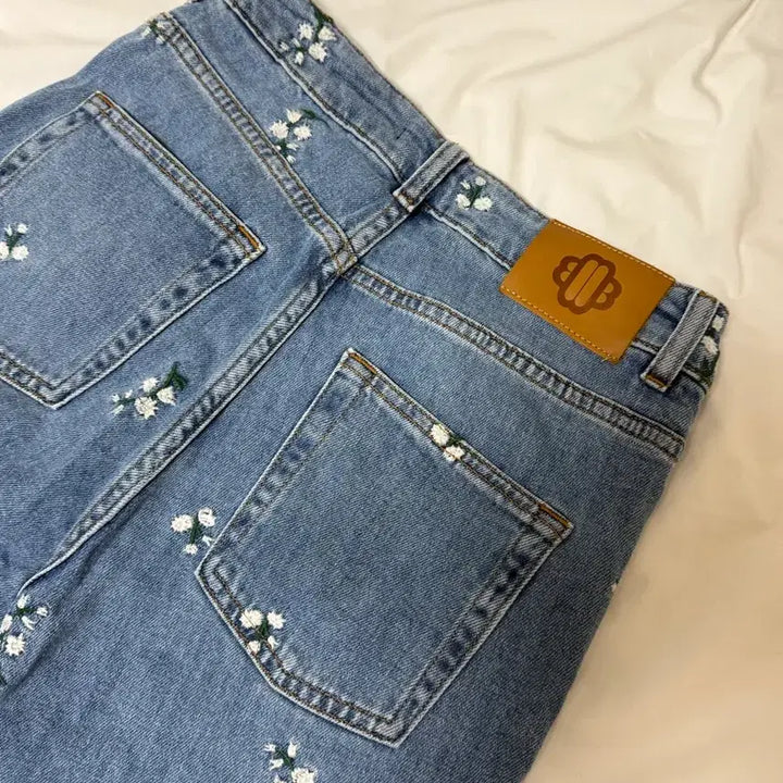 [BUNJANG] Maje 꽃무늬 데님 청바지 36 / Maje 꽃무늬 데님 청바지 36
