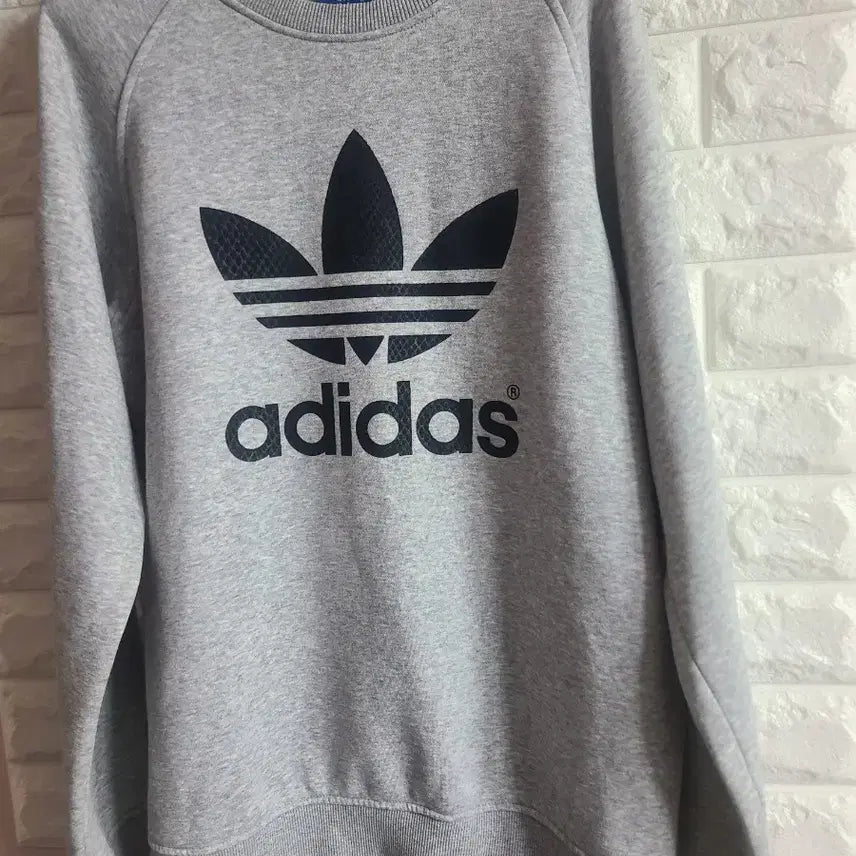[BUNJANG] Adidas Trefoil Gray Sweatshirt (Size 100) / 아디다스 회색 트레포일 맨투맨 티셔츠(100)