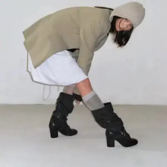 [BUNJANG] DEINET Buckle Embellished Heel Boots Black / DEINET 다이닛 버클 장식 힐 부츠 블랙