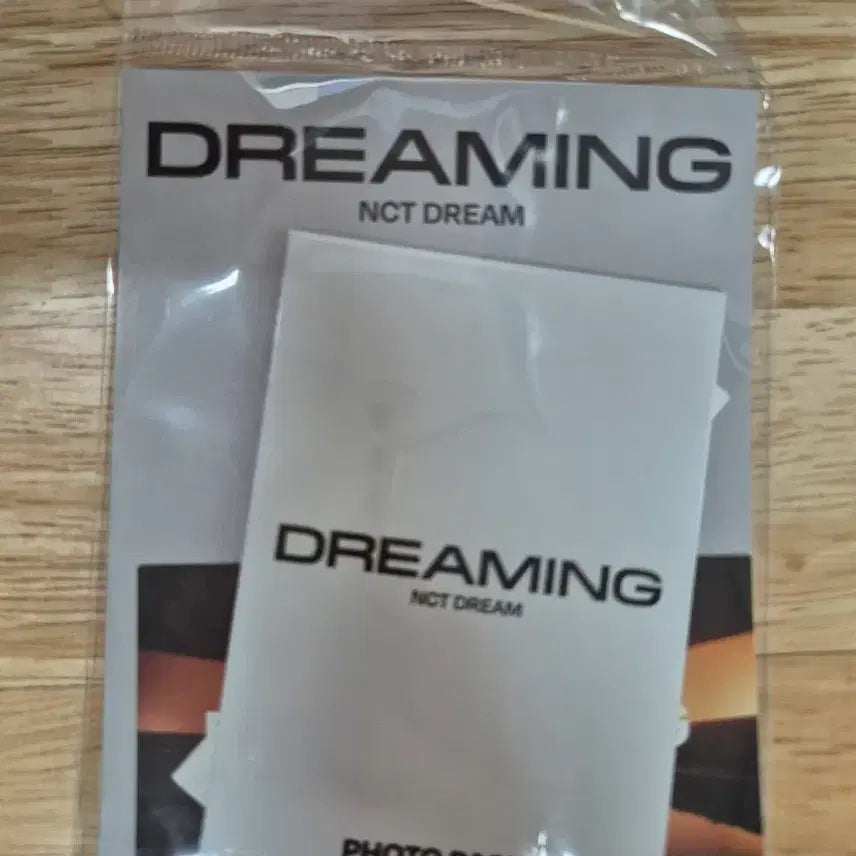 [BUNJANG] NCT DREAM DREAMING Photocard &amp; Luggage Sticker Set / (미개봉)NCT DREAM 포토+ 러기지스티커세트