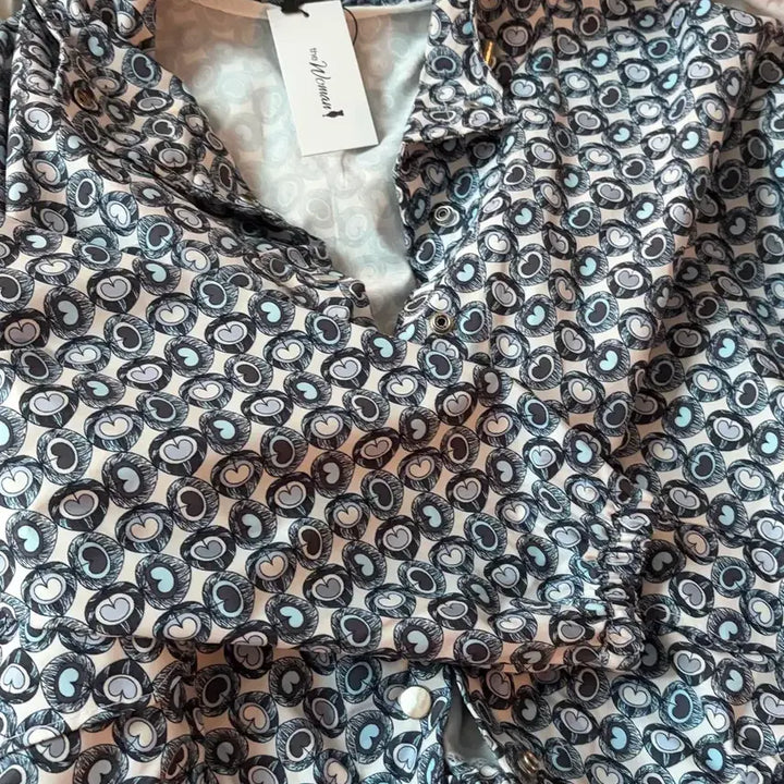 [BUNJANG] Heart Pattern Hooded Windbreaker Jacket / 하트 패턴 후드집업 셔츠 바람막이 등산