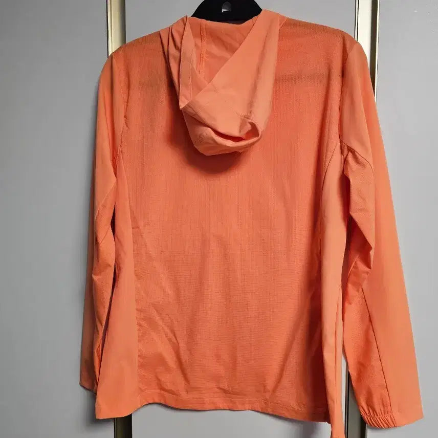 [BUNJANG] Puma Orange Hooded Windbreaker Jacket / 푸마 오렌지색 후드 윈드브레이커 L