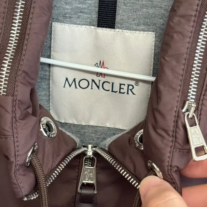 [BUNJANG] Moncler Ischiator Windbreaker Jacket / 4월에 입기좋은 [초희귀매물 몽클레어] 이스키에이터 바람막이 자켓 2