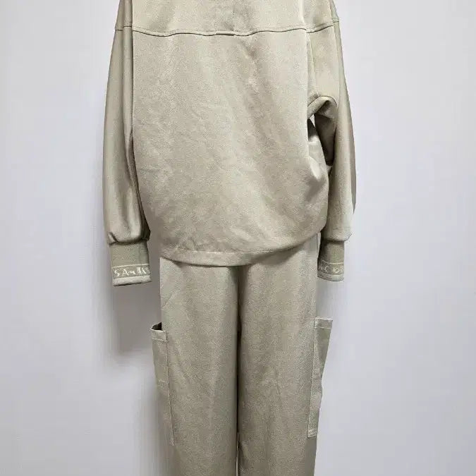 [BUNJANG] OBZEE Satin Light Khaki Top and Bottom Set / OBZEE 오브제 새틴 라이트 카키 상하의 세트