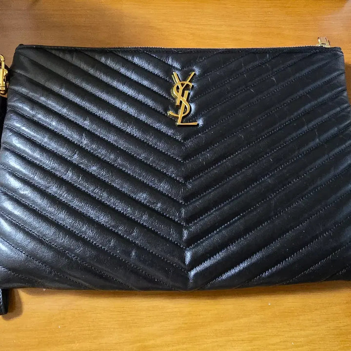 [BUNJANG] Saint Laurent Matelassé Gold Medium Clutch Bag / 입생로랑 마틀라세 금장 클러치 미듐
