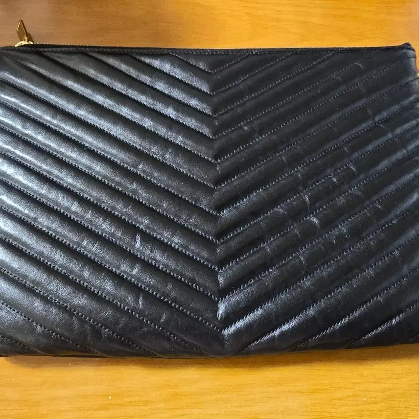 [BUNJANG] Saint Laurent Matelassé Gold Medium Clutch Bag / 입생로랑 마틀라세 금장 클러치 미듐