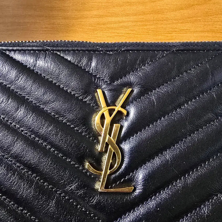 [BUNJANG] Saint Laurent Matelassé Gold Medium Clutch Bag / 입생로랑 마틀라세 금장 클러치 미듐