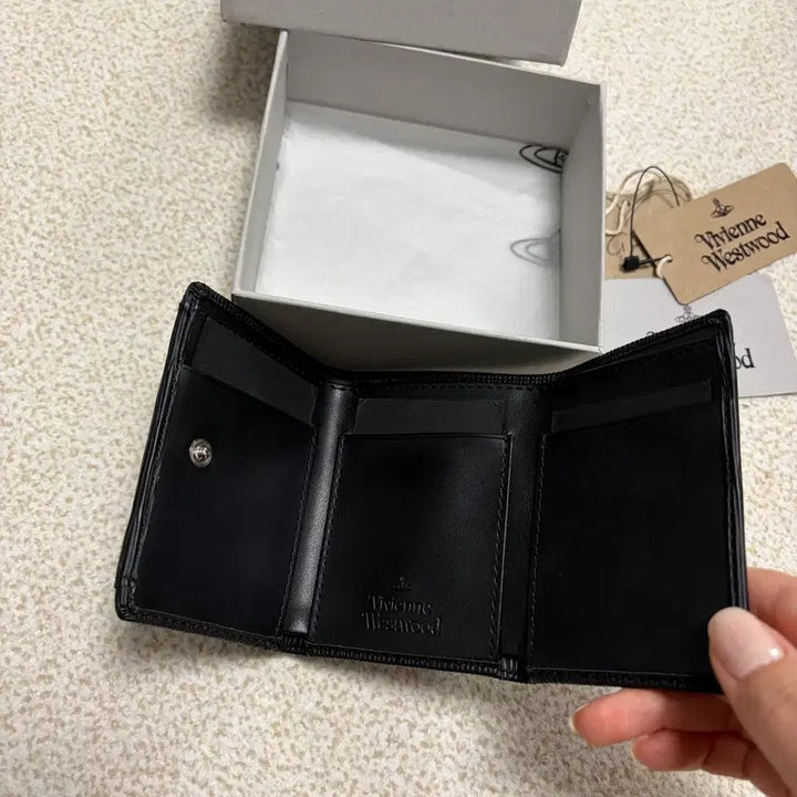[SOLD OUT] 비비안웨스트우드 블랙 반지갑 풀박스