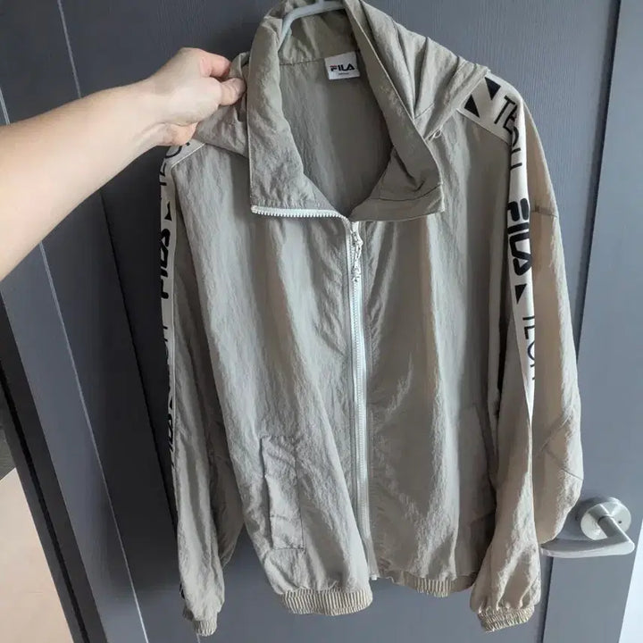 [SOLD OUT] BTS 방탄소년단 석진 휠라 Fila 바람막이 자켓 M 사이즈 손민수