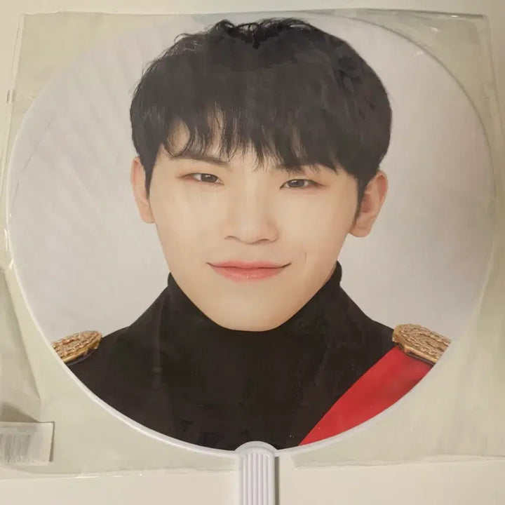 [SOLD OUT] 세븐틴 우지 우치와 부채 일본콘서트 굿즈