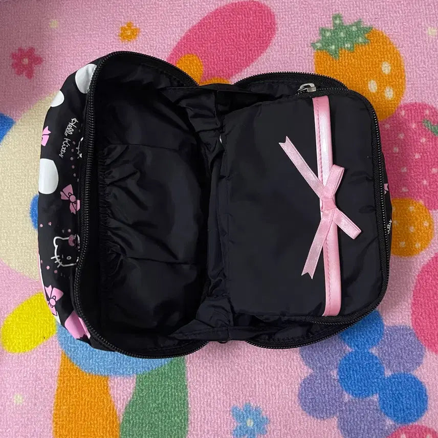 [BUNJANG] Sanrio Hello Kitty Blackpink Ribbon Pouch / 04년도 산리오 고전 키티 블랙핑크 리본 파우치