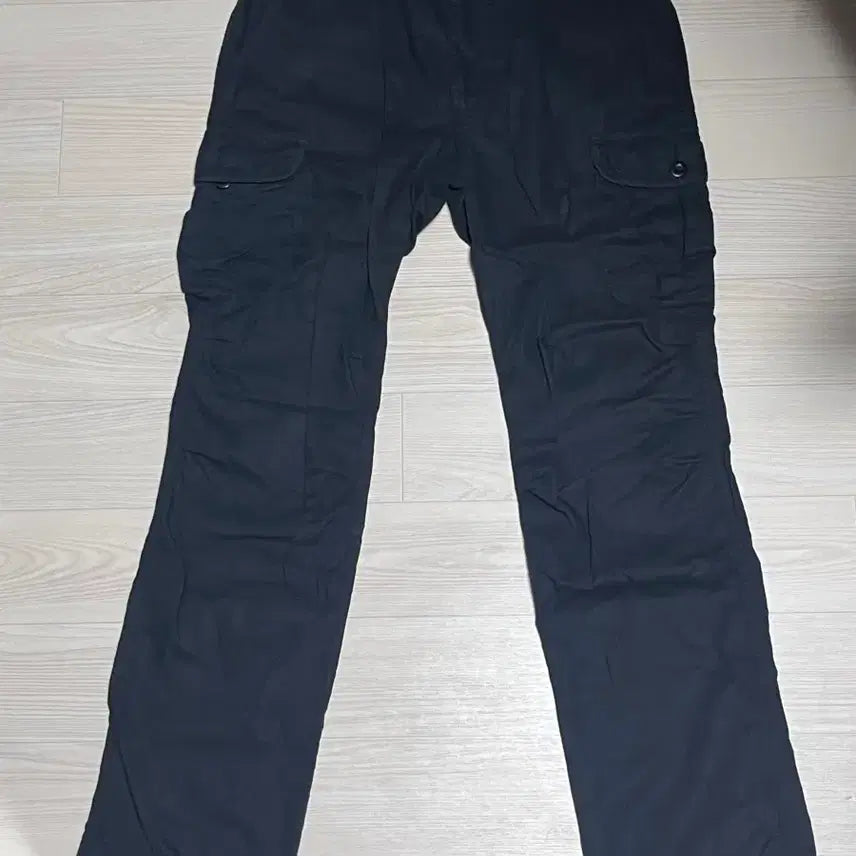 [BUNJANG] Uniqlo Japanese Edition Summer Cargo Pants / 유니클로 일본판 여름 카고팬츠 바지 블랙