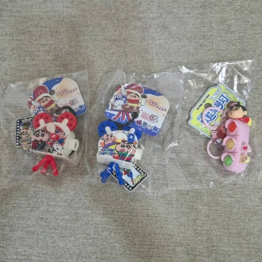 [BUNJANG] Crayon Shin-chan Traffic Light Keychain Gacha / 짱구 영사기/신호등 키링 가챠 (개별 5500)