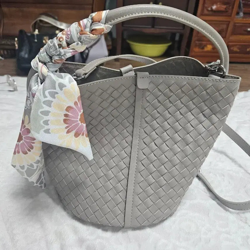 [SOLD OUT] 위빙 스타일 토트백 + 스카프