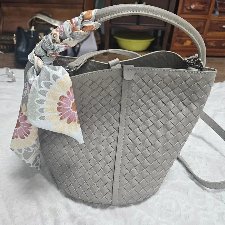 [SOLD OUT] 위빙 스타일 토트백 + 스카프