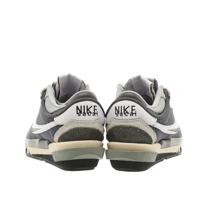 [BUNJANG] Nike x Sacai Zoom Cortez SP Iron Grey Sneakers / [235] 나이키 x 사카이 줌 코르테즈 SP 아이언 그레이