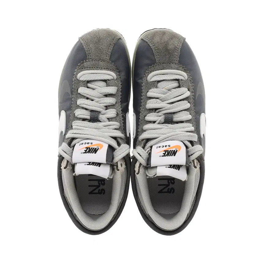 [BUNJANG] Nike x Sacai Zoom Cortez SP Iron Grey Sneakers / [235] 나이키 x 사카이 줌 코르테즈 SP 아이언 그레이