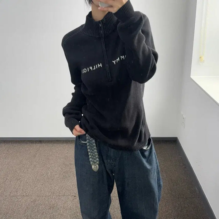 [SOLD OUT] Tommy Hilfiger 타미힐피거 스펠아웃 로고 블랙 니트