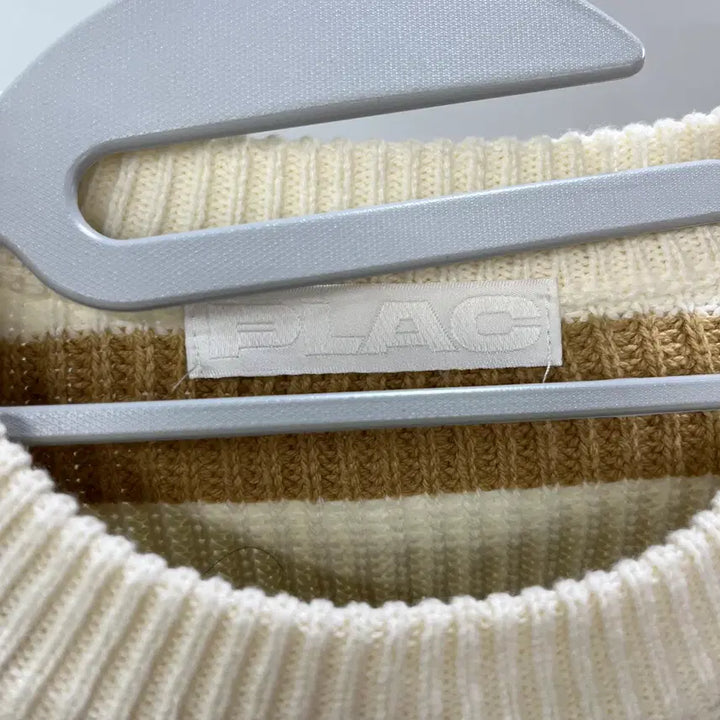 [BUNJANG] PLAC Striped Round Neck Knit Beige / PLAC 플랙 스트라이프 라운드 넥 니트 베이지 Free사이즈