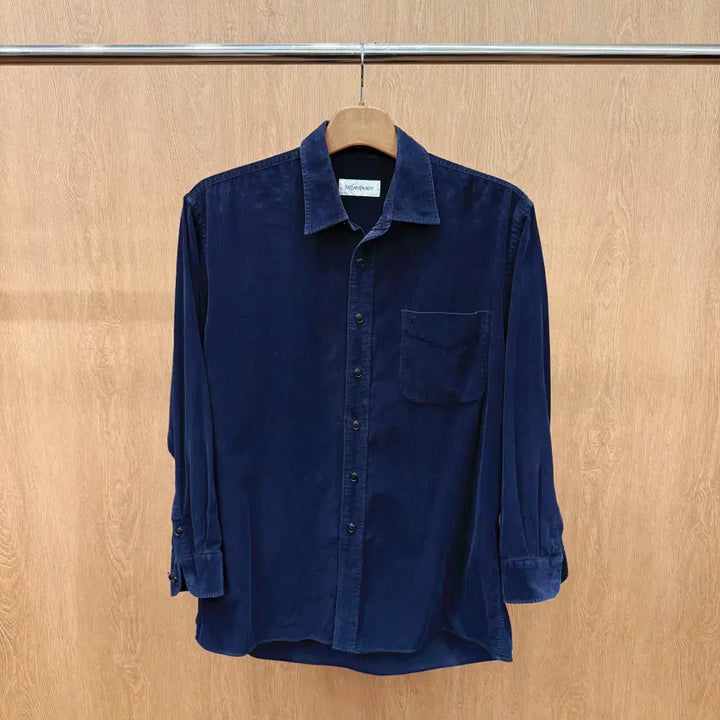 [BUNJANG] Yves Saint Laurent Classic Logo Embroidered Navy Button-Up Shirt / 입생로랑 셔츠 롤업 슬리브 클래식 버튼업 로고 자수 디테일 네이비