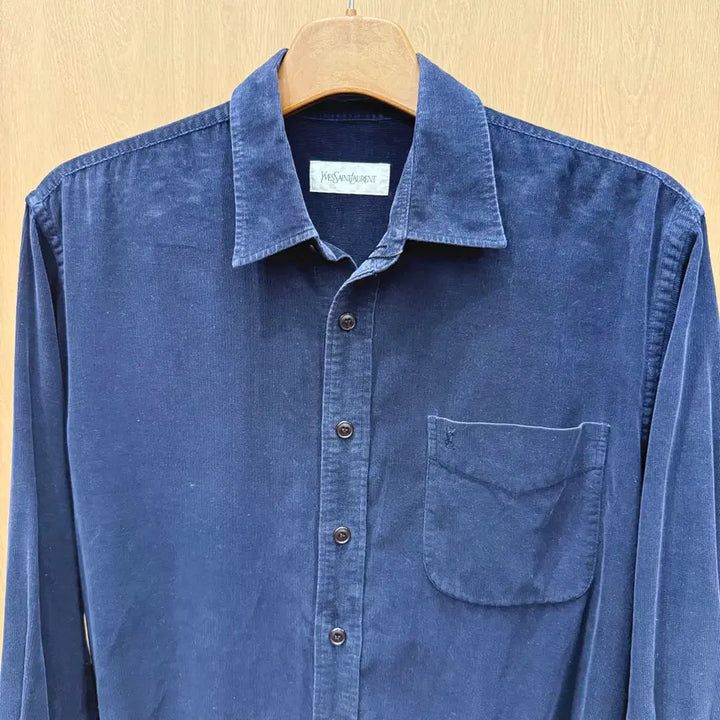 [BUNJANG] Yves Saint Laurent Classic Logo Embroidered Navy Button-Up Shirt / 입생로랑 셔츠 롤업 슬리브 클래식 버튼업 로고 자수 디테일 네이비