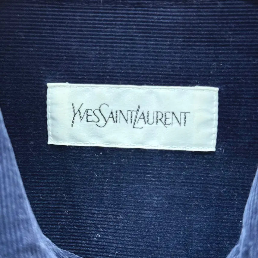 [BUNJANG] Yves Saint Laurent Classic Logo Embroidered Navy Button-Up Shirt / 입생로랑 셔츠 롤업 슬리브 클래식 버튼업 로고 자수 디테일 네이비