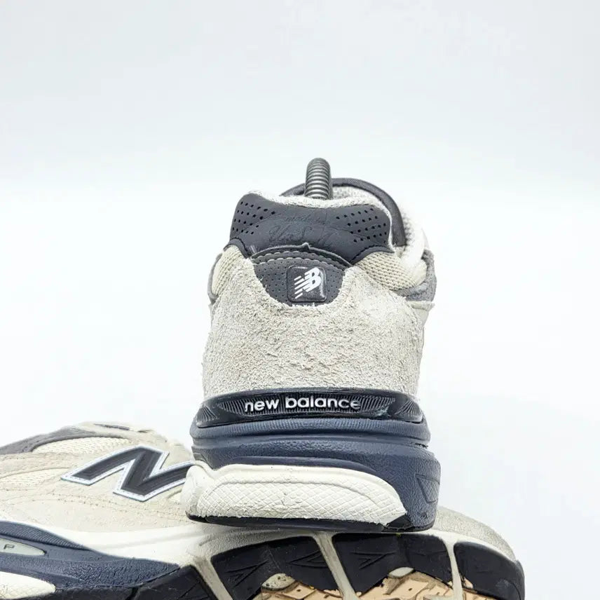 [BUNJANG] New Balance 990v3 Moonbeam Macadamia Nut Sneakers / 뉴발란스 990v3 문빔 마카다미아 넛 (285 D)